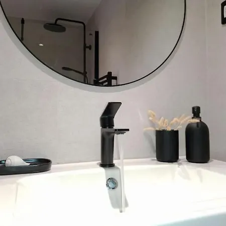 Apartamento Con Y Zona De Trabajo En Castro Appartamento *